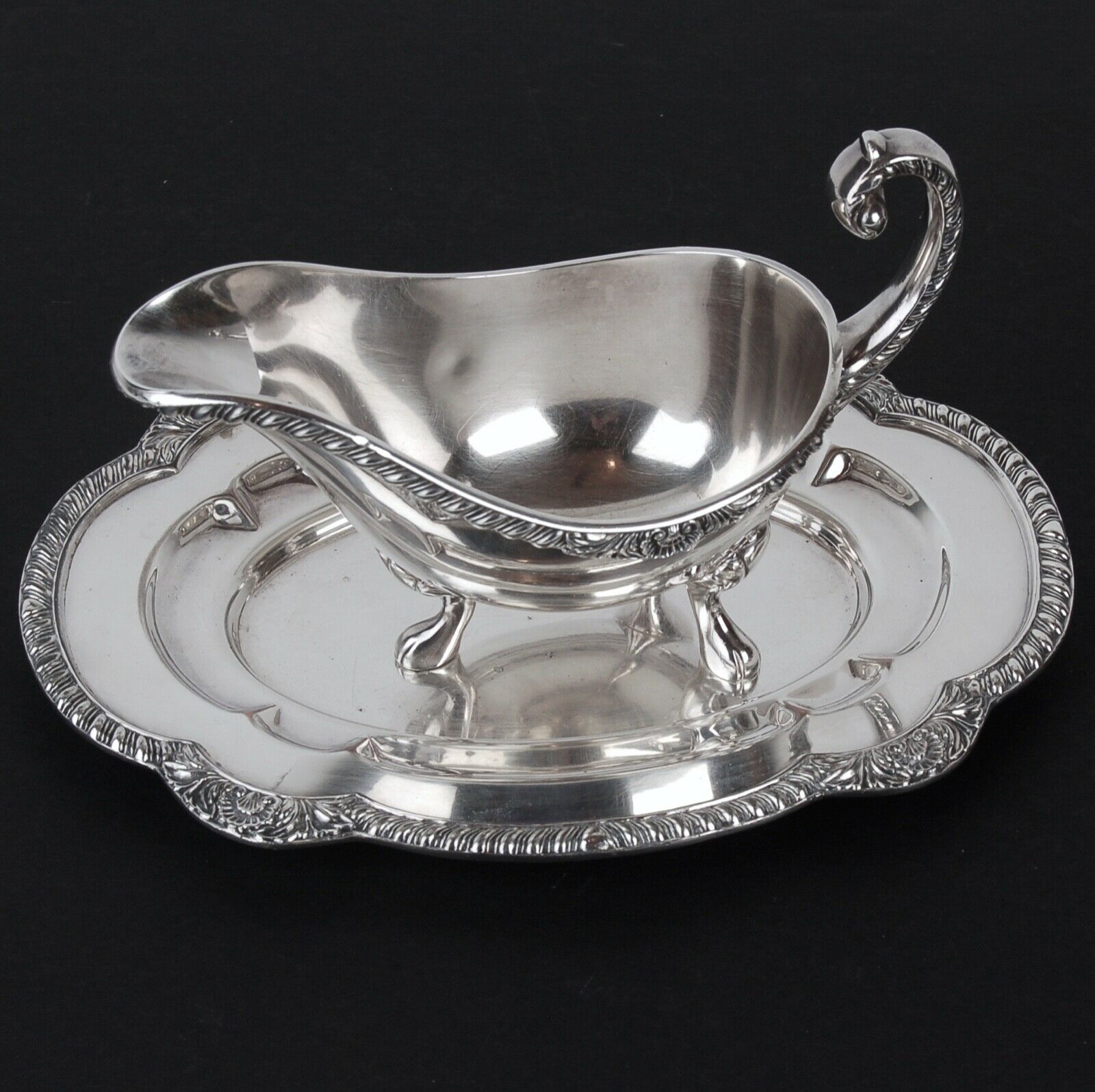 Vintage Gravy Sauce Boat And Tray Epc 143 Silver 856g Ornate Rim 2 Lions Maker